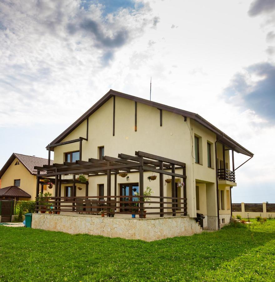Hotel Pensiunea Mateo Buzău Exterior foto